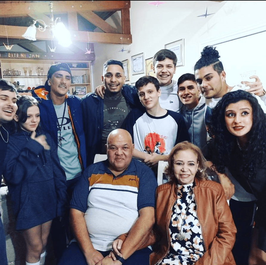 Oliveira Filho em uma fotografia com a família